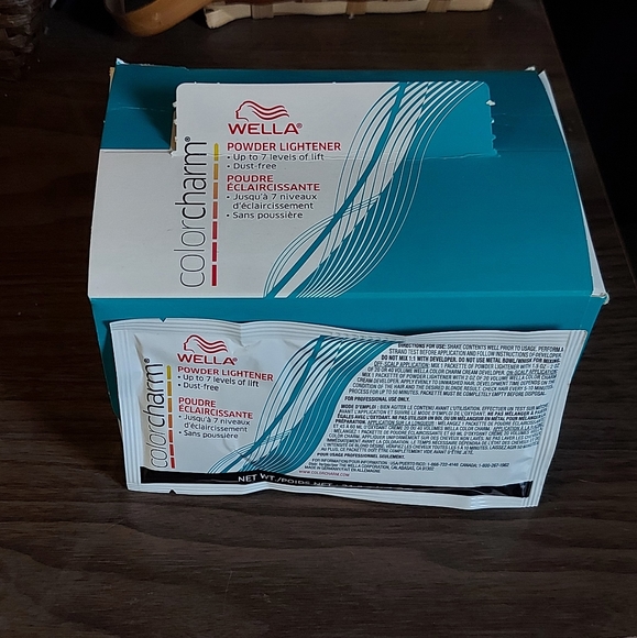 Wella Color Charm Powder Lightener - Picture 5 of 5